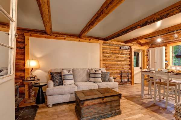 Abode at the Aspens, luxury log cabin, hot tub, near Teton Village