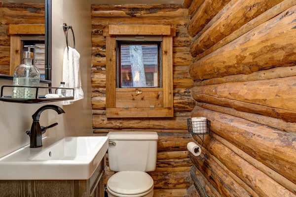Abode at the Aspens, luxury log cabin, hot tub, near Teton Village