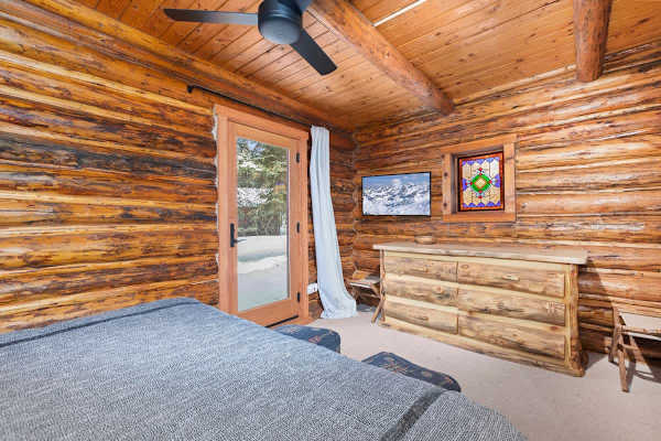 Abode at the Aspens, luxury log cabin, hot tub, near Teton Village