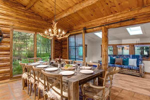 Abode at the Aspens, luxury log cabin, hot tub, near Teton Village