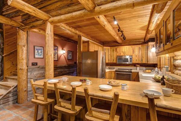 Abode at the Aspens, luxury log cabin, hot tub, near Teton Village