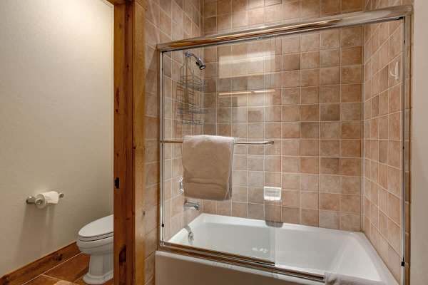 Abode at the Homestead, walk to slopes, private hot tub, chef's kitchen