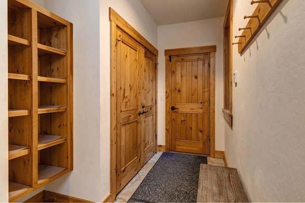 Abode at the Homestead, walk to slopes, private hot tub, chef's kitchen