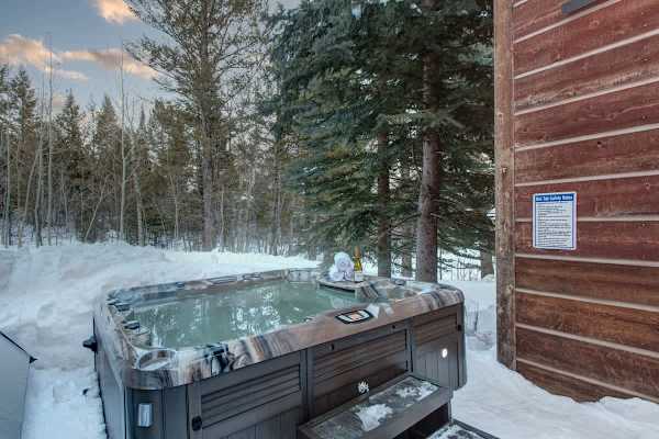 Abode at Moose Creek #21, ski-in/out, private hot tub, mountain views