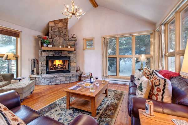 Abode at Moose Creek #21, ski-in/out, private hot tub, mountain views