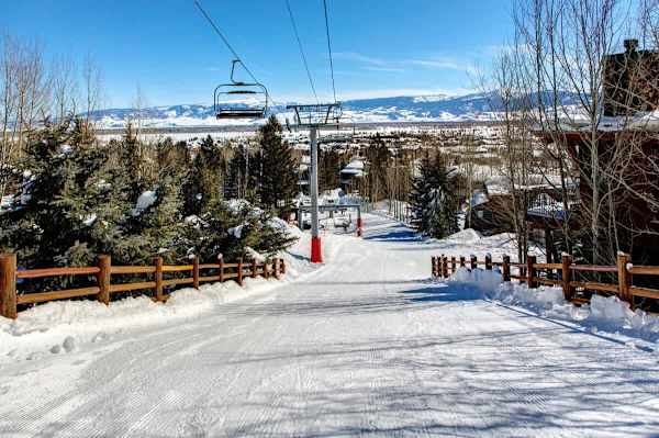Abode at Moose Creek #21, ski-in/out, private hot tub, mountain views