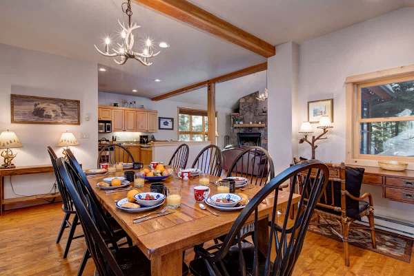 Abode at Moose Creek #21, ski-in/out, private hot tub, mountain views