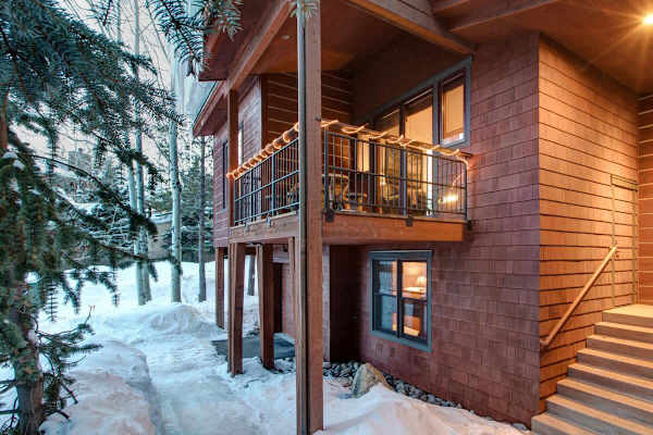 Abode at Moose Creek #21, ski-in/out, private hot tub, mountain views