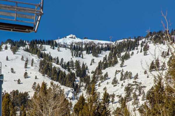 Abode at Moose Creek #21, ski-in/out, private hot tub, mountain views