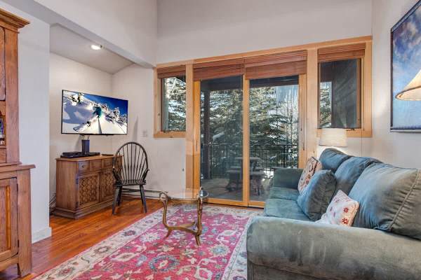 Abode at Moose Creek #21, ski-in/out, private hot tub, mountain views