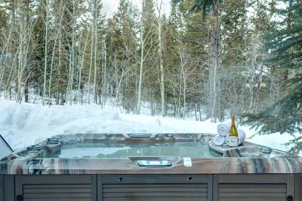 Abode at Moose Creek #21, ski-in/out, private hot tub, mountain views