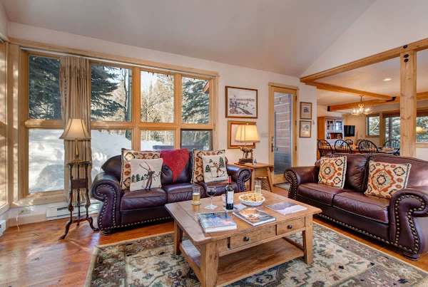Abode at Moose Creek #21, ski-in/out, private hot tub, mountain views