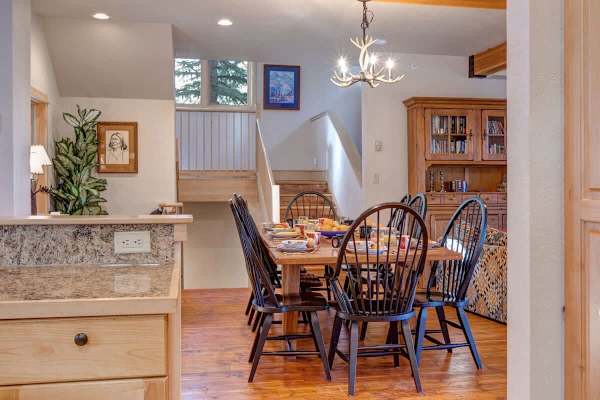 Abode at Moose Creek #21, ski-in/out, private hot tub, mountain views