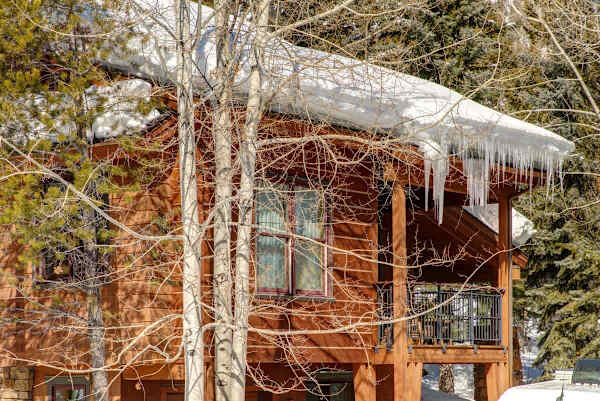 Abode at Moose Creek #21, ski-in/out, private hot tub, mountain views