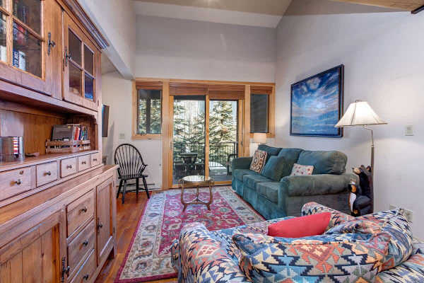 Abode at Moose Creek #21, ski-in/out, private hot tub, mountain views