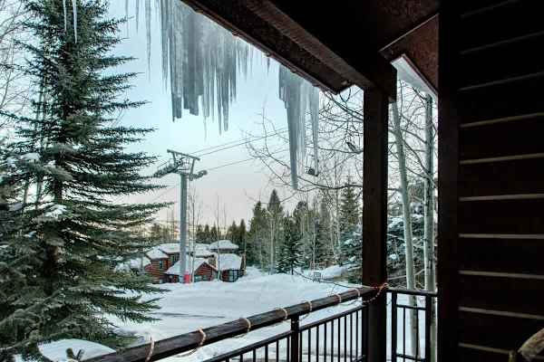 Abode at Moose Creek #21, ski-in/out, private hot tub, mountain views