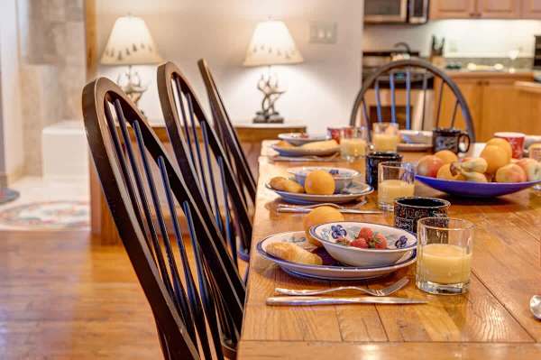Abode at Moose Creek #21, ski-in/out, private hot tub, mountain views