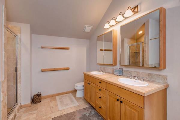 Abode at Moose Creek #21, ski-in/out, private hot tub, mountain views