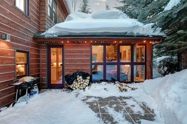 Abode at Moose Creek #21, ski-in/out, private hot tub, mountain views