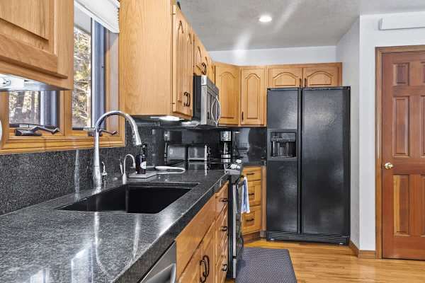 Abode at Fish Creek, mountain escape, hot tub, minutes from skiing