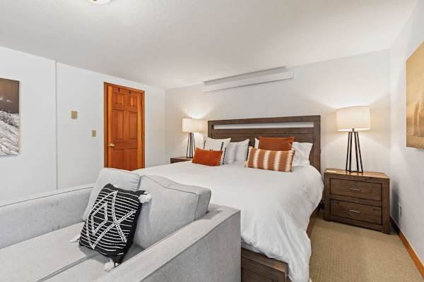 Abode at Fish Creek, mountain escape, hot tub, minutes from skiing