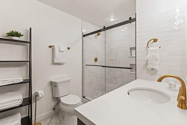 Abode at Fish Creek, mountain escape, hot tub, minutes from skiing