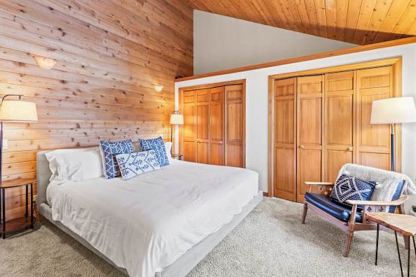 Abode at Fish Creek, mountain escape, hot tub, minutes from skiing