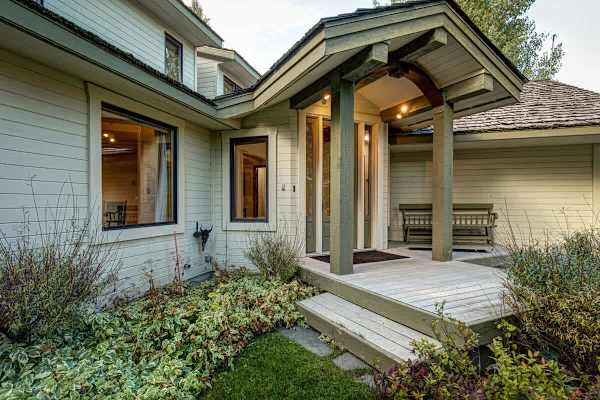 Abode at Fish Creek, mountain escape, hot tub, minutes from skiing