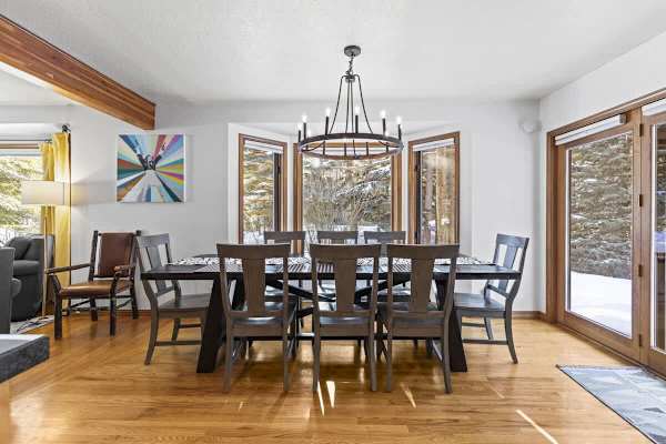 Abode at Fish Creek, mountain escape, hot tub, minutes from skiing