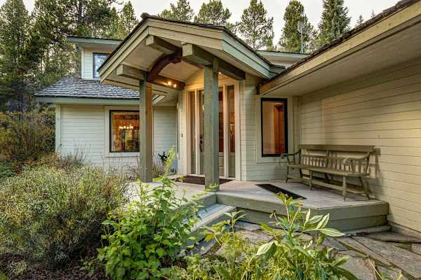 Abode at Fish Creek, mountain escape, hot tub, minutes from skiing