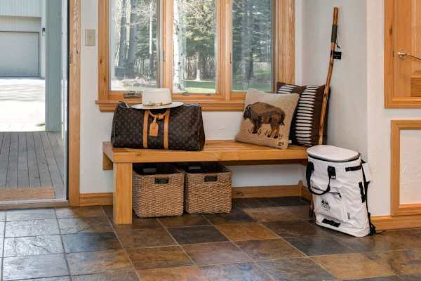 Abode at Golden Spruce, prime location, mountain views, private deck