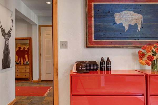 Abode at Golden Spruce, prime location, mountain views, private deck