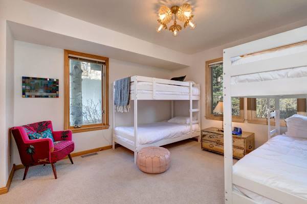 Abode at Golden Spruce, prime location, mountain views, private deck