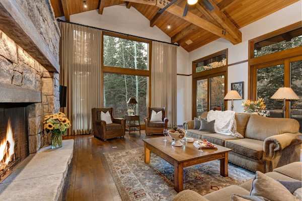 Abode at Fox Run, luxury Granite Ridge ski home, private hot tub