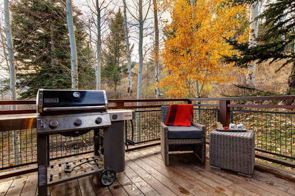 Abode at Fox Run, luxury Granite Ridge ski home, private hot tub