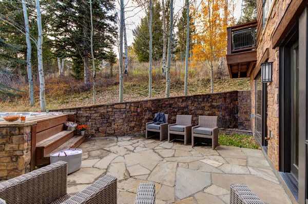Abode at Fox Run, luxury Granite Ridge ski home, private hot tub