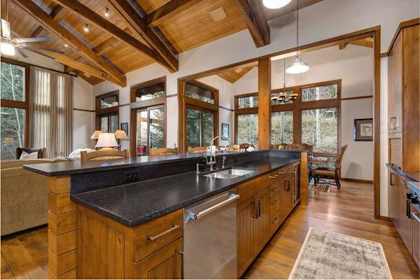 Abode at Fox Run, luxury Granite Ridge ski home, private hot tub