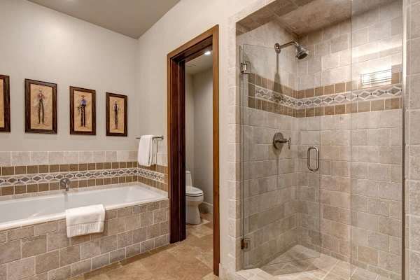 Abode at Fox Run, luxury Granite Ridge ski home, private hot tub