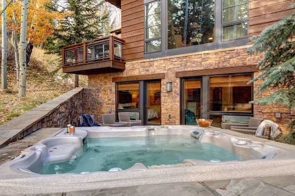 Abode at Fox Run, luxury Granite Ridge ski home, private hot tub