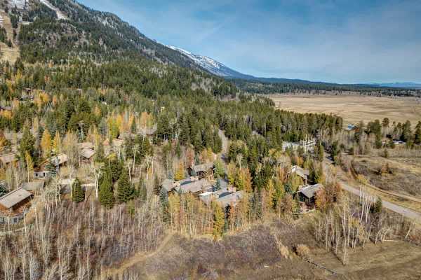 Abode at Fox Run, luxury Granite Ridge ski home, private hot tub