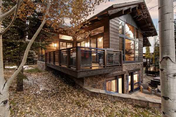 Abode at Fox Run, luxury Granite Ridge ski home, private hot tub