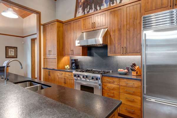 Abode at Fox Run, luxury Granite Ridge ski home, private hot tub