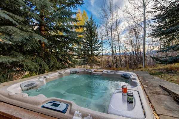 Abode at Fox Run, luxury Granite Ridge ski home, private hot tub
