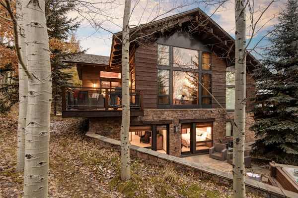 Abode at Fox Run, luxury Granite Ridge ski home, private hot tub