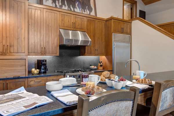 Abode at Fox Run, luxury Granite Ridge ski home, private hot tub