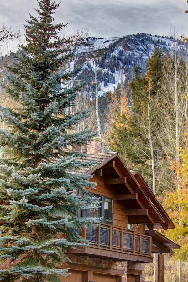 Abode at Fox Run, luxury Granite Ridge ski home, private hot tub