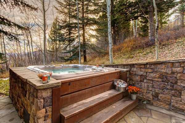Abode at Fox Run, luxury Granite Ridge ski home, private hot tub
