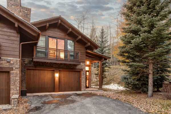 Abode at Fox Run, luxury Granite Ridge ski home, private hot tub