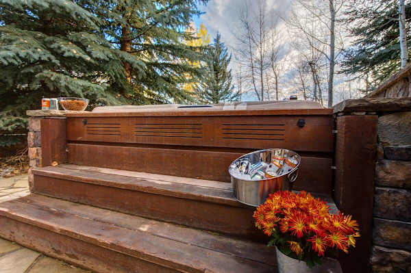 Abode at Fox Run, luxury Granite Ridge ski home, private hot tub