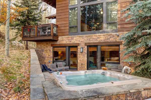 Abode at Fox Run, luxury Granite Ridge ski home, private hot tub